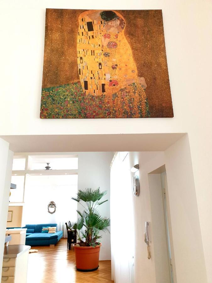 Sunny And Spacious Apartment Near City Centre Viena Exterior foto