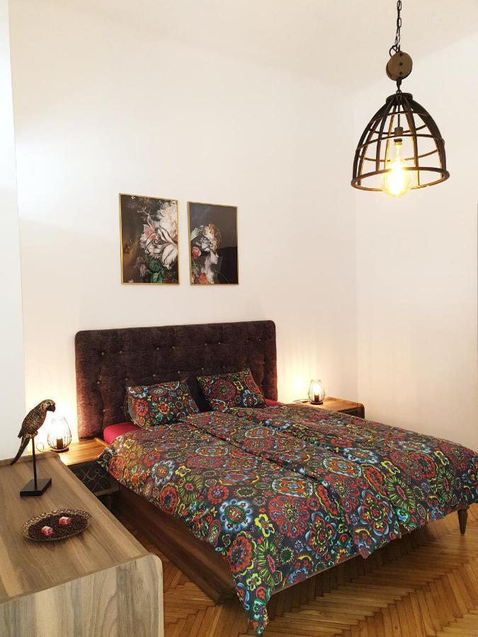 Sunny And Spacious Apartment Near City Centre Viena Exterior foto