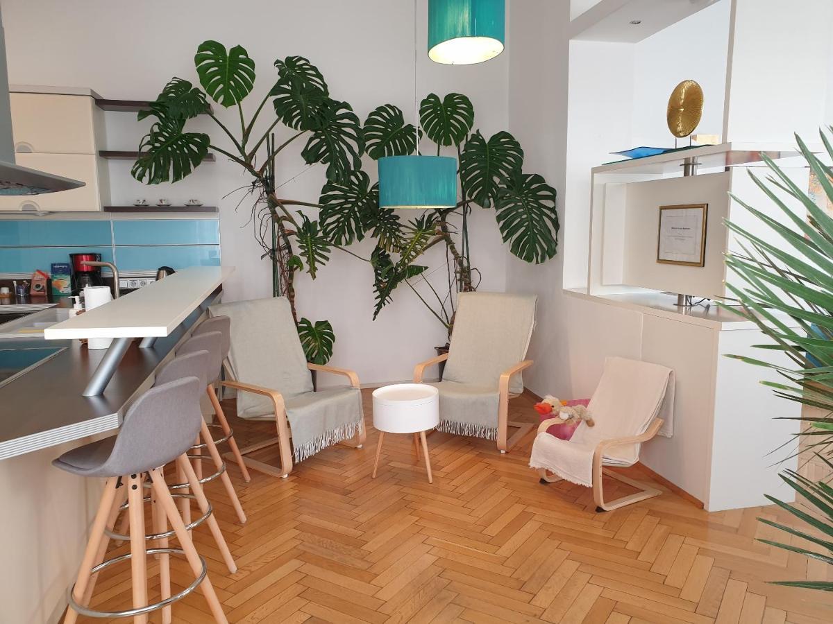 Sunny And Spacious Apartment Near City Centre Viena Exterior foto