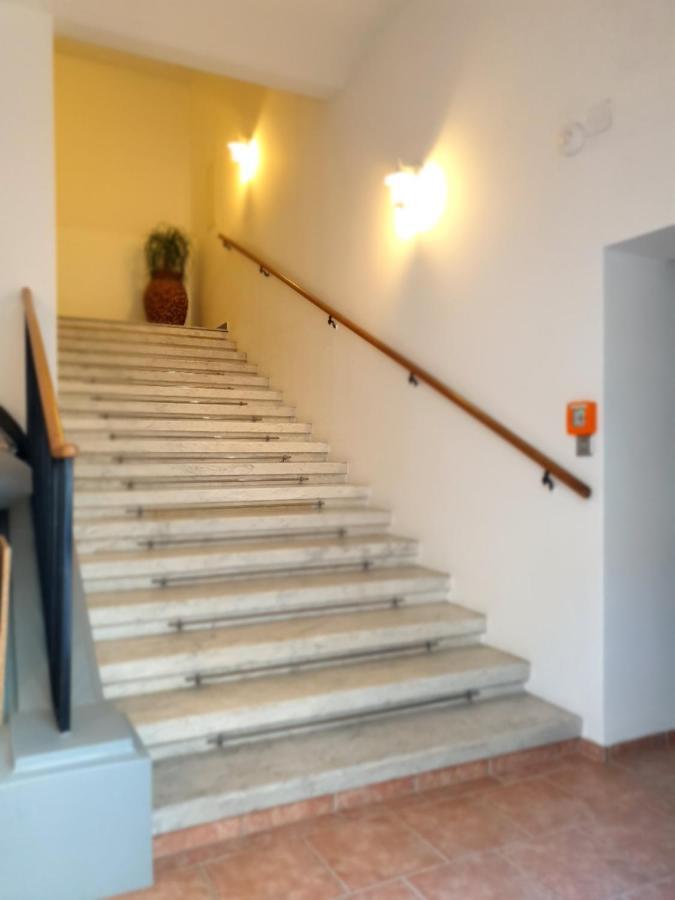 Sunny And Spacious Apartment Near City Centre Viena Exterior foto