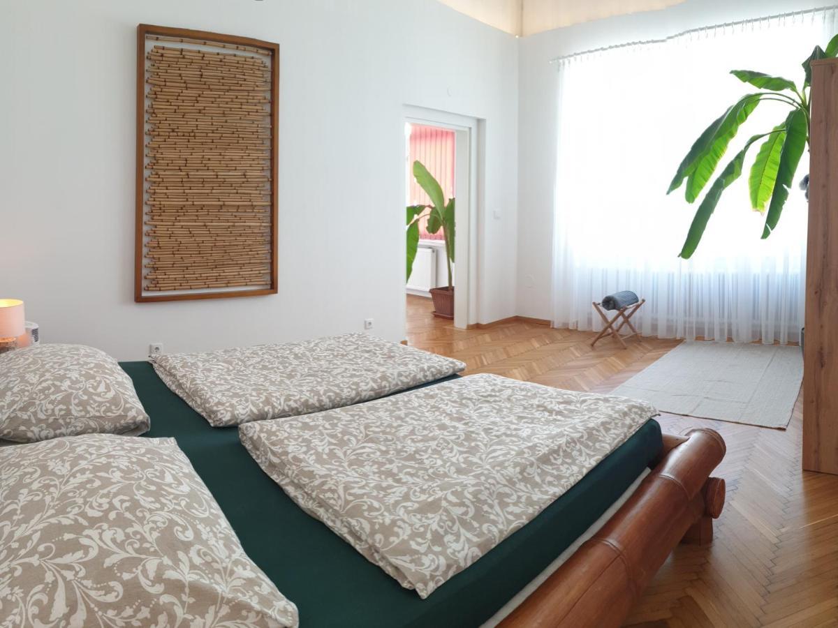 Sunny And Spacious Apartment Near City Centre Viena Exterior foto